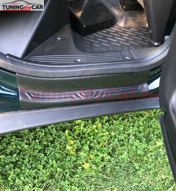 Накладки на внутренние пороги дверей для Chevrolet Niva 2002-2008, Chevrolet Niva Bertone 2009-2019, Lada (ВАЗ) Niva 2020-, Niva Travel 2020-