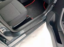 Накладки в проем дверей со скотчем для Volkswagen Polo (6 поколение) 2020-/ Skoda Rapid (1,2 поколение) 2012-2023