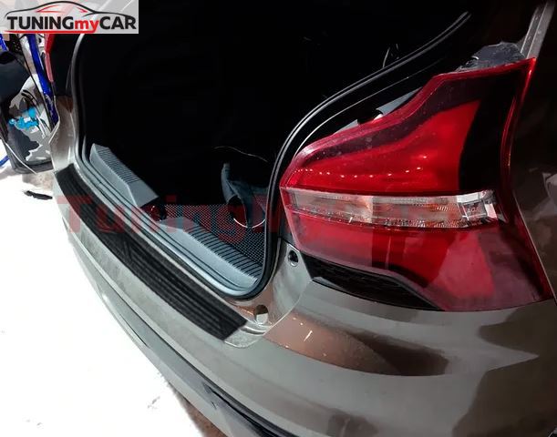 Накладка на задний бампер со скотчем для Lada Iskra 2024+