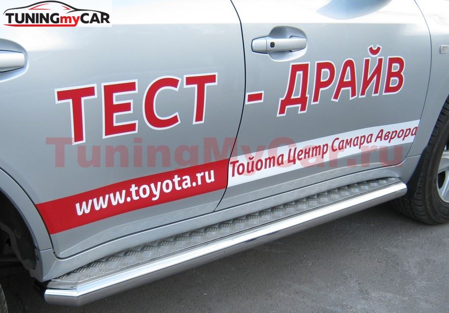 Пороги труба D76 с листом для Toyota Land Cruiser 200 2007-2011