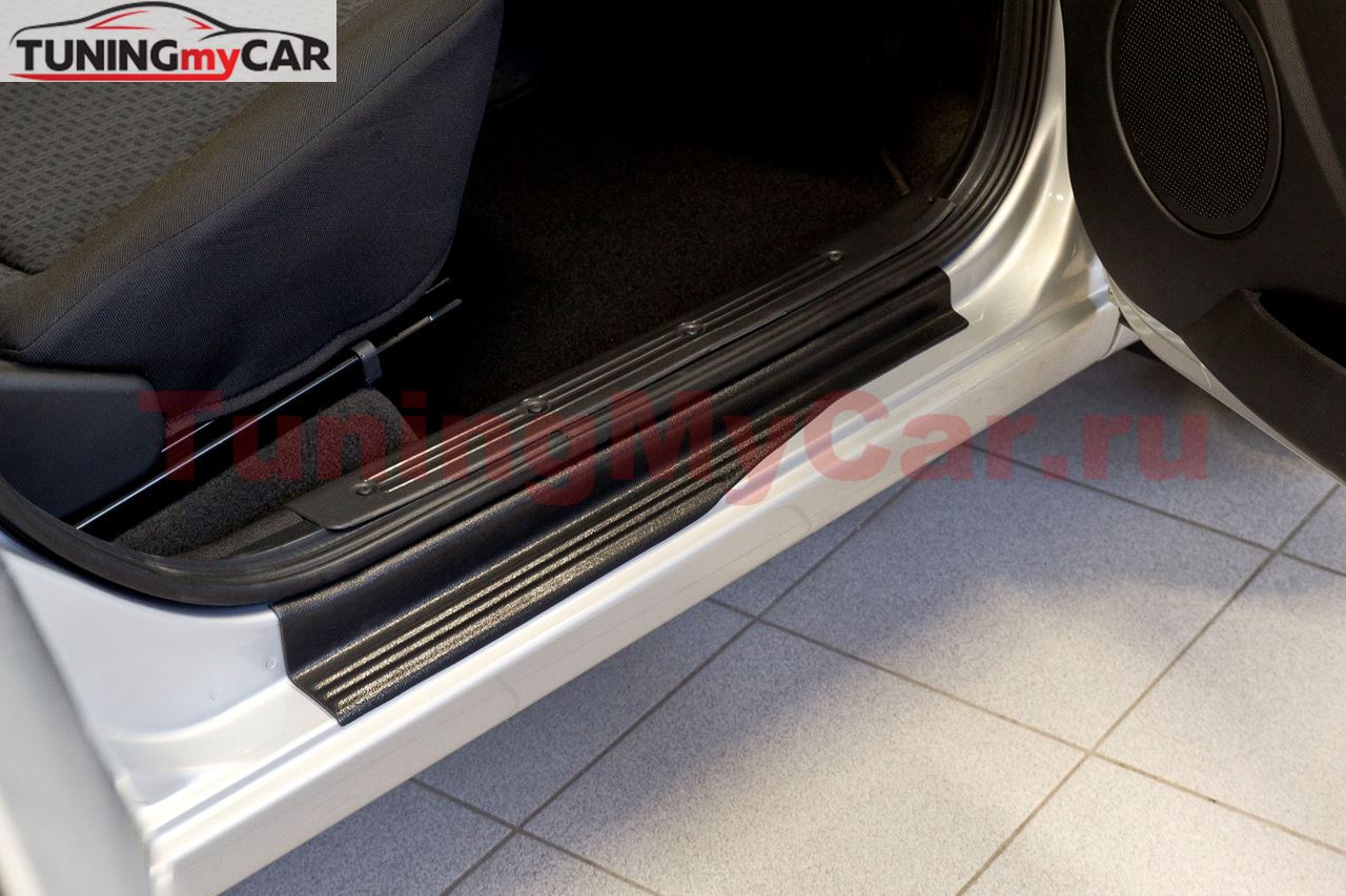 Накладки на внутренние пороги ПЕРЕДНИХ дверей Datsun on-DO 2014-