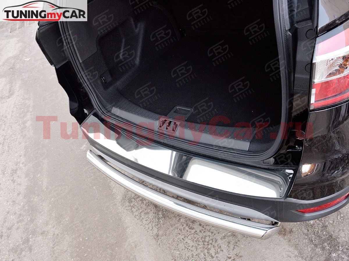 Накладка на задний бампер (лист нерж зеркальный) для Ford Kuga 2016-