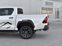 Защита заднего бампера d75х42 дуга для Toyota Hilux Black Onyx 2020-