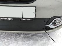 Зимняя заглушка решетки переднего бампера Renault Logan II 2014—2018. (дорестайлинг)