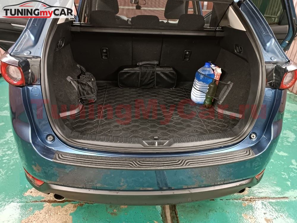 Накладка на задний бампер со скотчем для Mazda CX-5 2017-2021