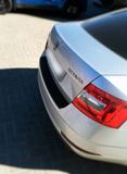 Накладка на задний бампер со скотчем для Skoda Octavia 2017-2022