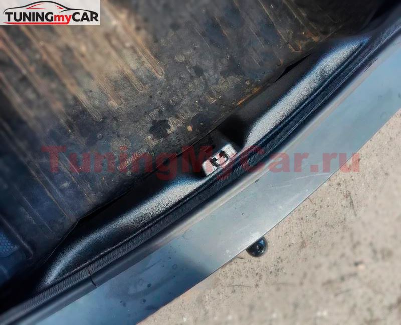 Накладка на порожек багажника Renault Logan 2004-2013