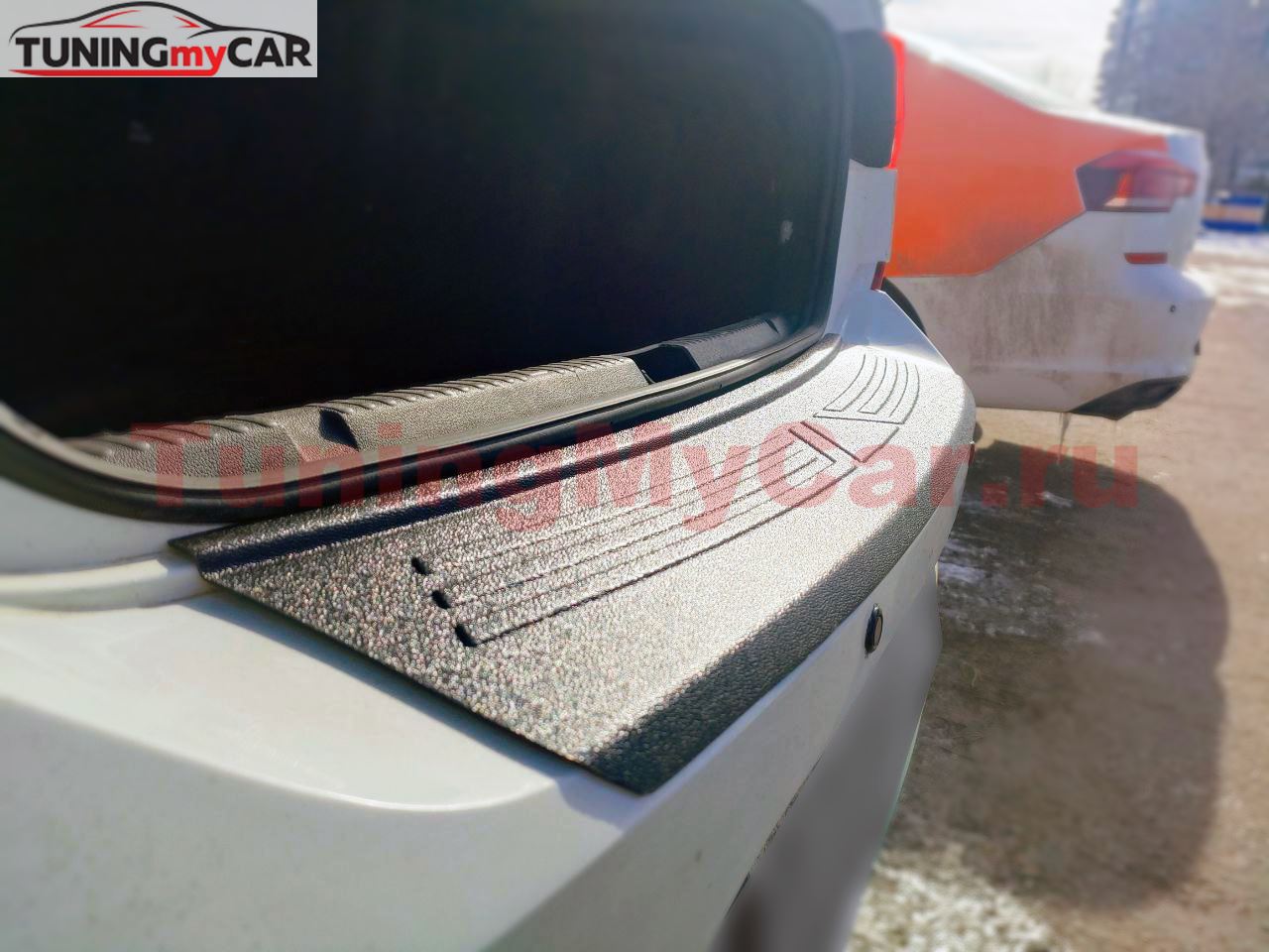 Накладка на задний бампер со скотчем для Volkswagen Polo VI 2020-2023