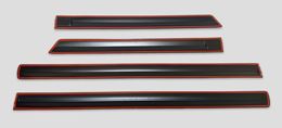 Молдинги на двери для LADA Granta FL (седан) 2018- крашеные в цвет 672 (черный глянец)