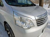 Накладки на фары (реснички) для Toyota Noah 2010-2013