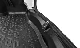 Накладка в проем багажника (черное тиснение) (ABS) RENAULT Logan 2014-