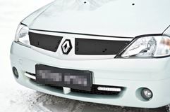 Зимняя заглушка решетки радиатора Renault Logan 2004-2010